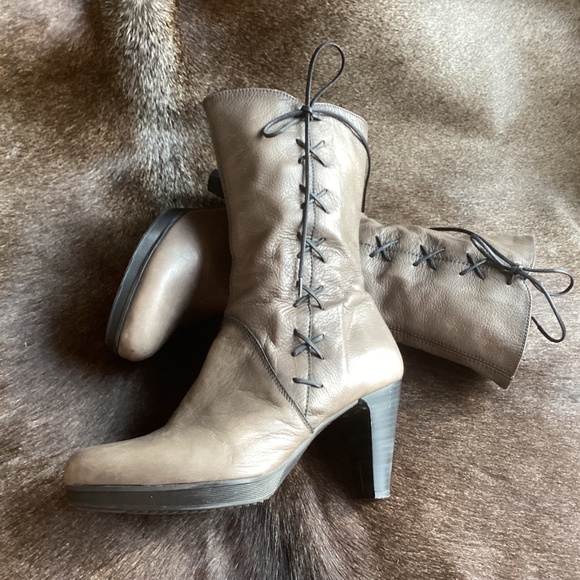 Stunning Hispanitas Lace Detail Full Zipp Leather Boots - Picture 9 of 10